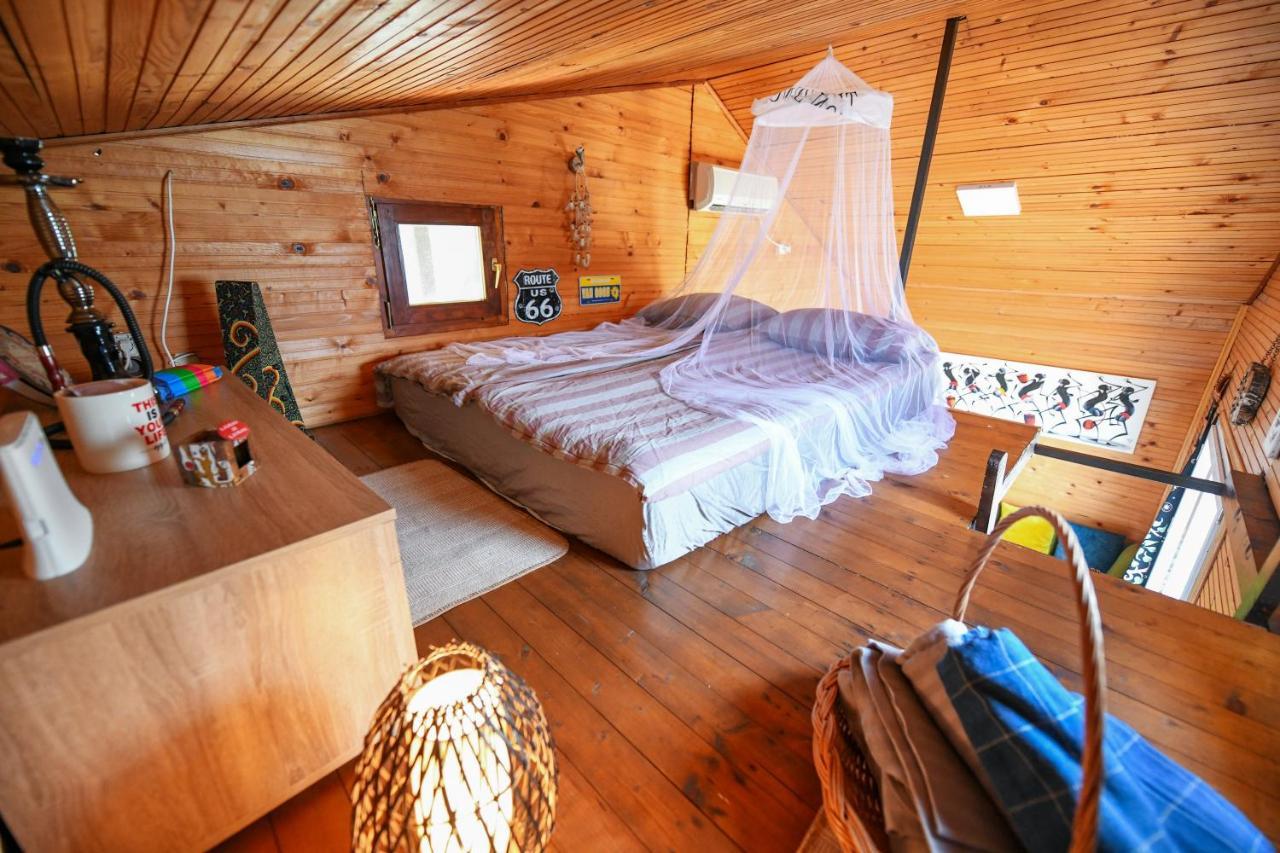 Sagando - Floating House On Sava River *